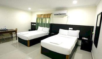 Treebo Ngh Transit Hotel 3*