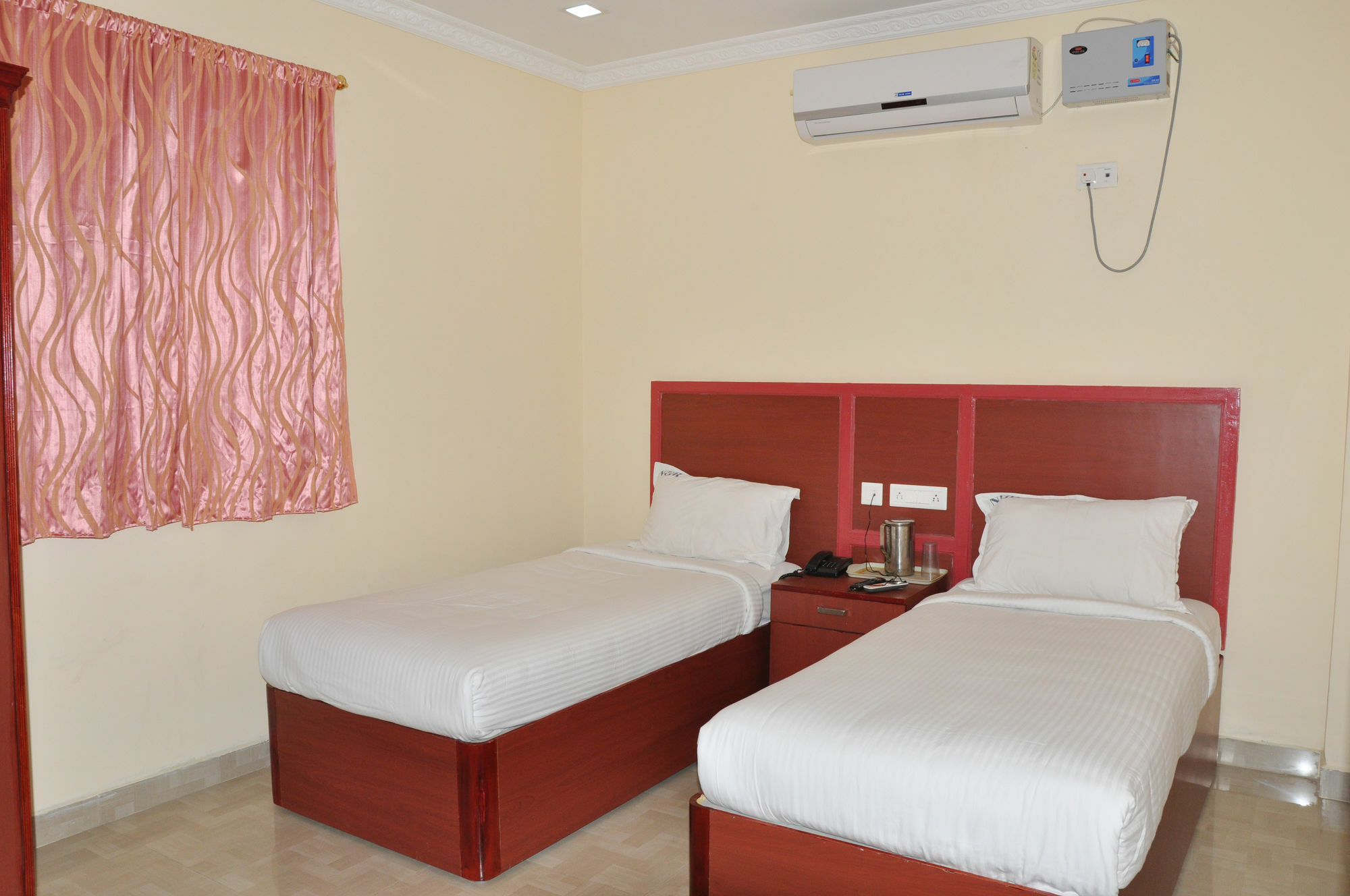Treebo Ngh Transit 3*