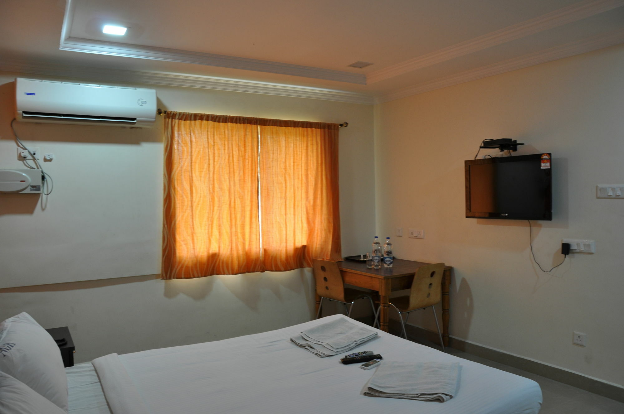 Treebo Ngh Transit Hotel 3*