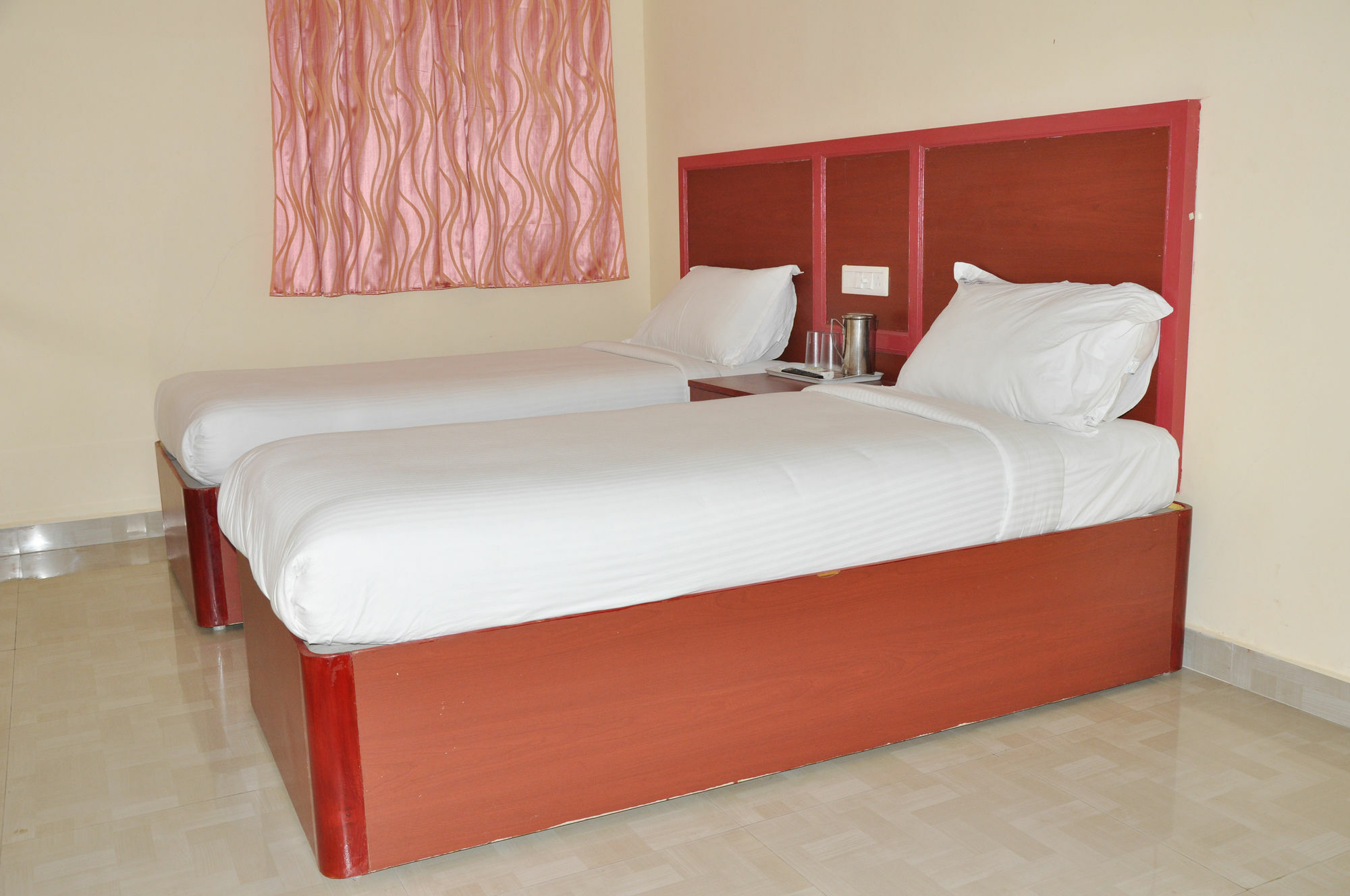 Treebo Ngh Transit 3*