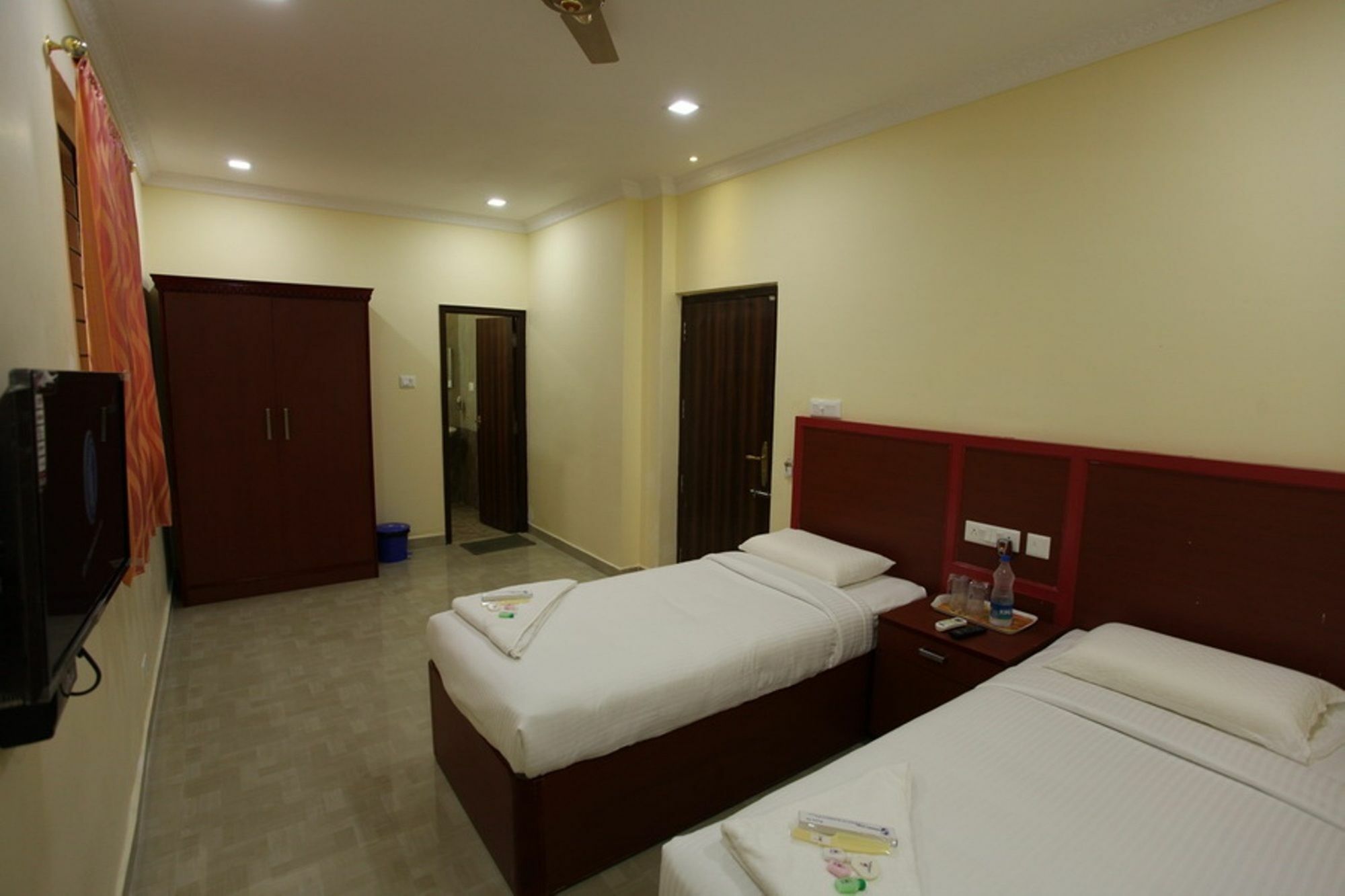 Treebo Ngh Transit 3* Chennai
