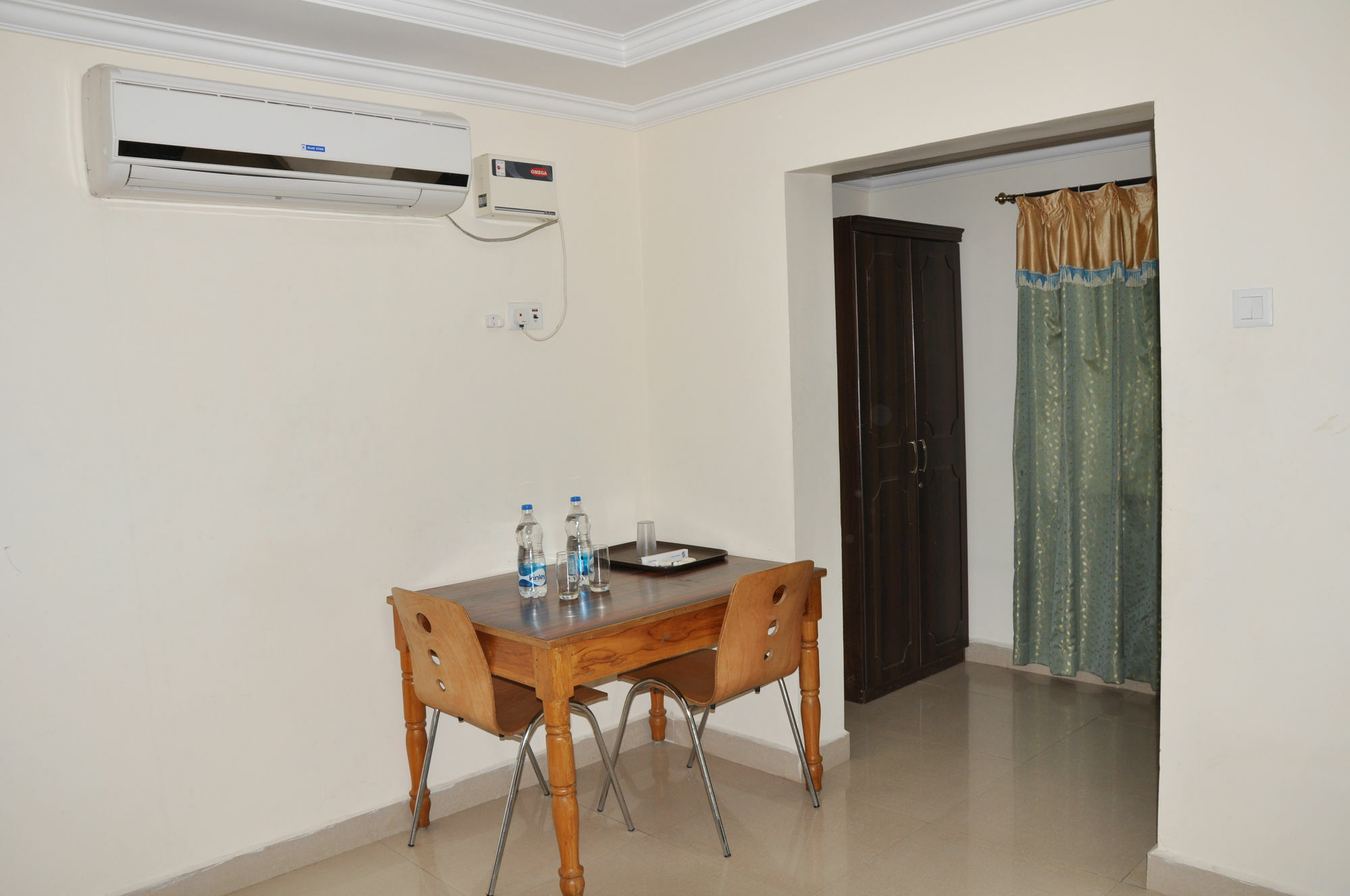 Treebo Ngh Transit Hotel 3*