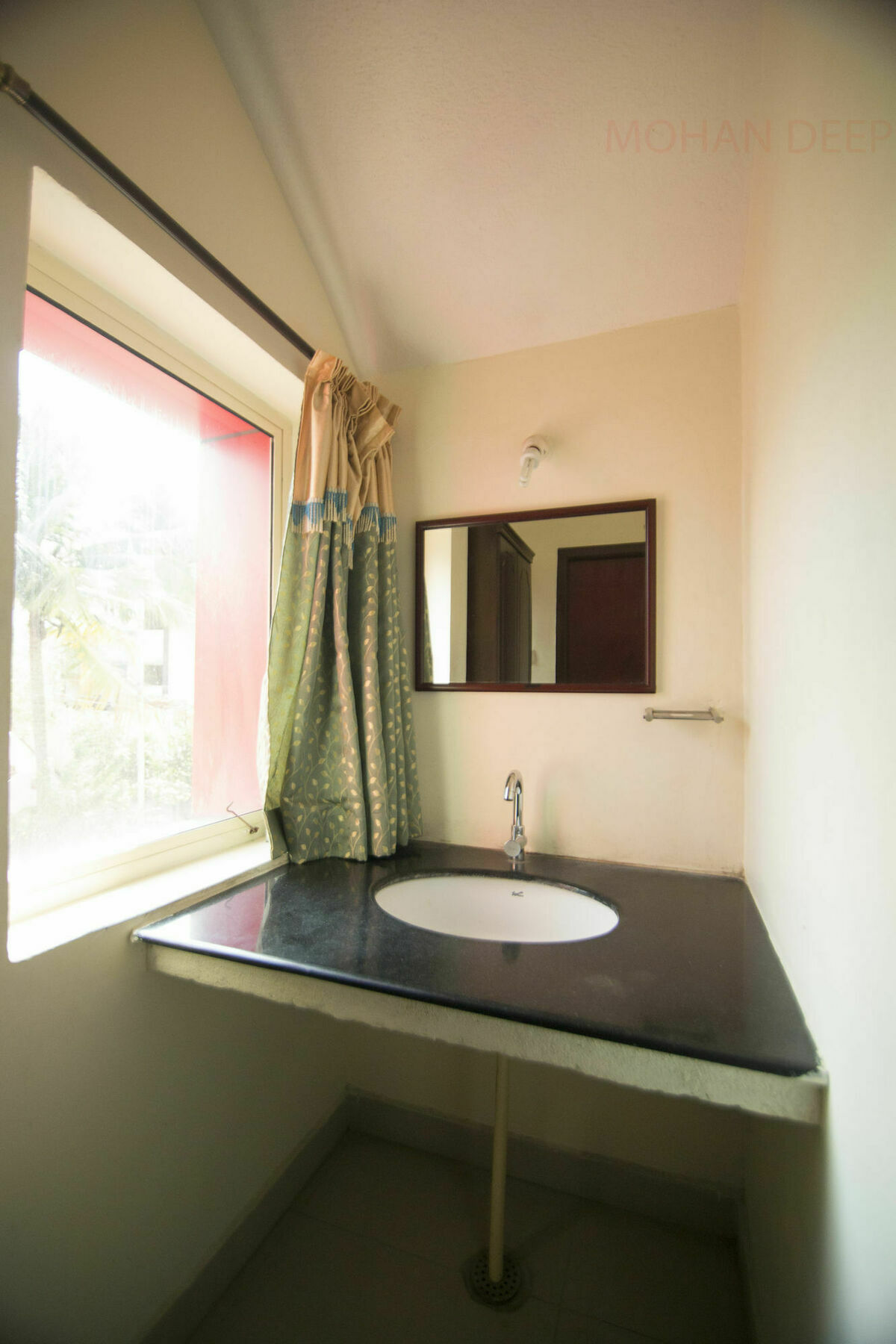 Hotel Treebo Ngh Transit